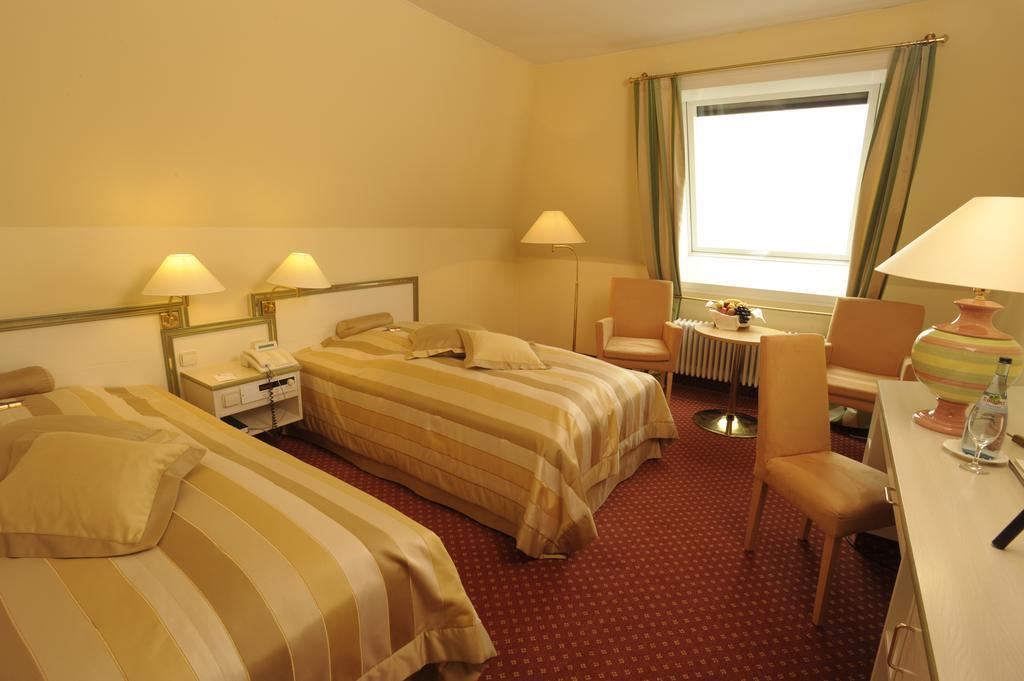 Panoramahotel Waldenburg Waldenburg  Quarto foto